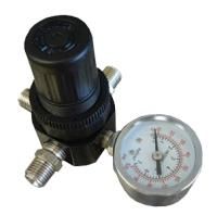 VOYLET Редуктор-регулятор давления с манометром на краскопульт AR-804