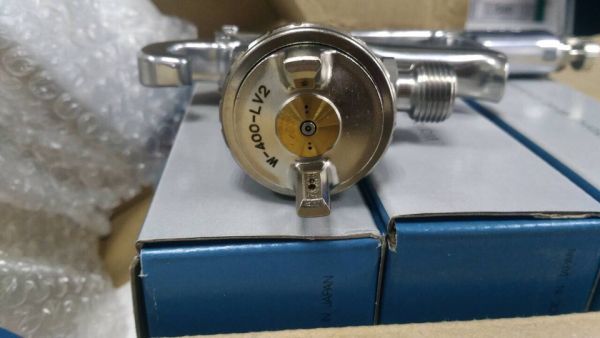 Краскопульт Iwata W-200, возд. головка K2, подача из нижнего бачка (без бачка)