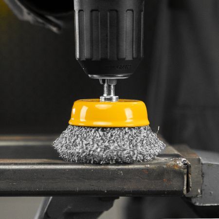 Щетка для дрели, 65 мм, Чашка, со шпилькой , нержавеющая витая проволока Denzel
