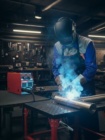 ЗУБР MASTER, MIG / MAG, FCAW, MMA, TIG, 220 А, полуавтомат сварочный, с газом / без газа, горелка ПСГ-220 (ПСГ-М8-220)