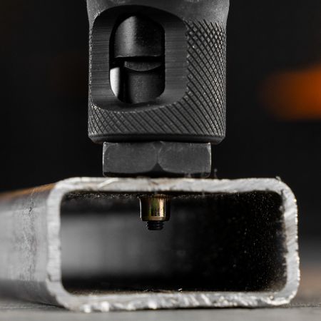 Заклепки резьбовые, стальные, оцинкованные, М3, пластиковый кейс, 200 шт. Denzel