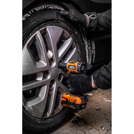 Бесщеточный аккумуляторный гайковерт BSS18S12BL-0 AEG