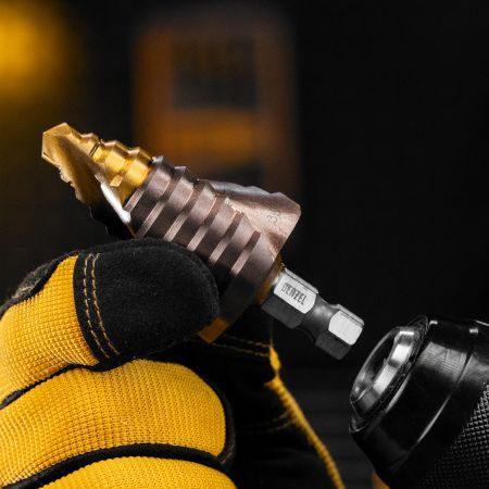 Сверло ступенчатое, 9-12-15-18-21-24-27-30-33-36 мм, Р6М5К5, 6-гр. хвостовик Denzel