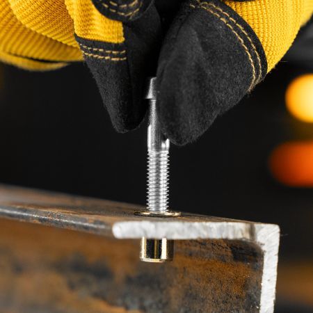 Заклепки резьбовые, стальные, оцинкованные, М6, пластиковый кейс, 70 шт. Denzel