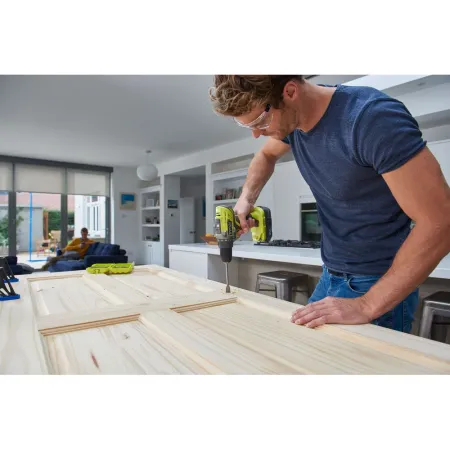 Компактная дрель-шуруповерт ONE+ R18DD3-120S Ryobi