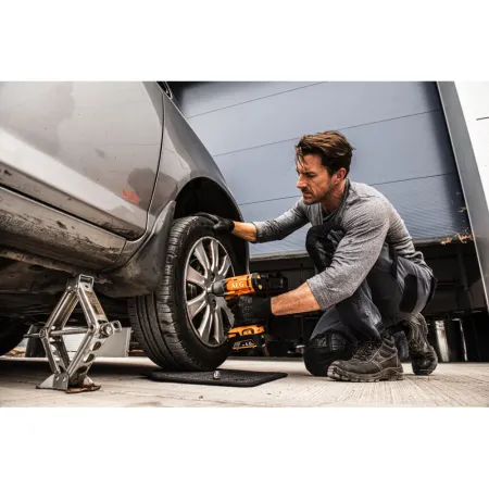 Ударный гайковерт 18В AEG