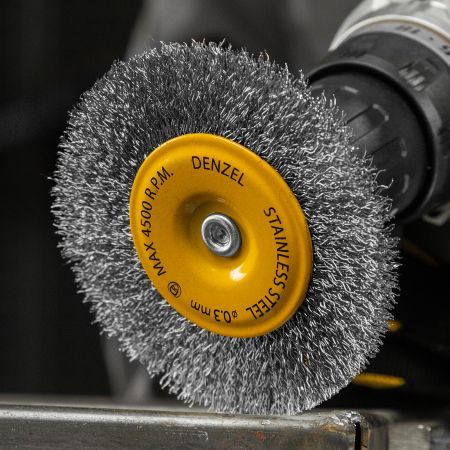 Щетка для дрели 100 мм, Плоская, со шпилькой, нержавеющая витая проволока Denzel